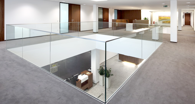 Glazen balustrade